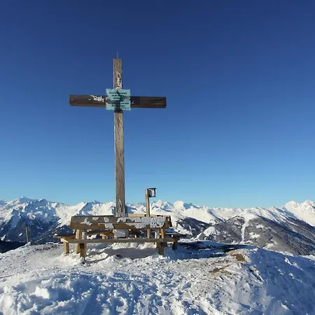 In Near Bus * Hüttschlag